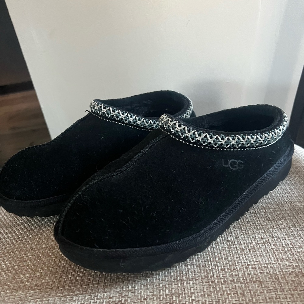 Ugg tazman slippers